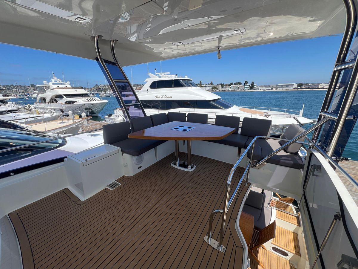 2018 Prestige 56 