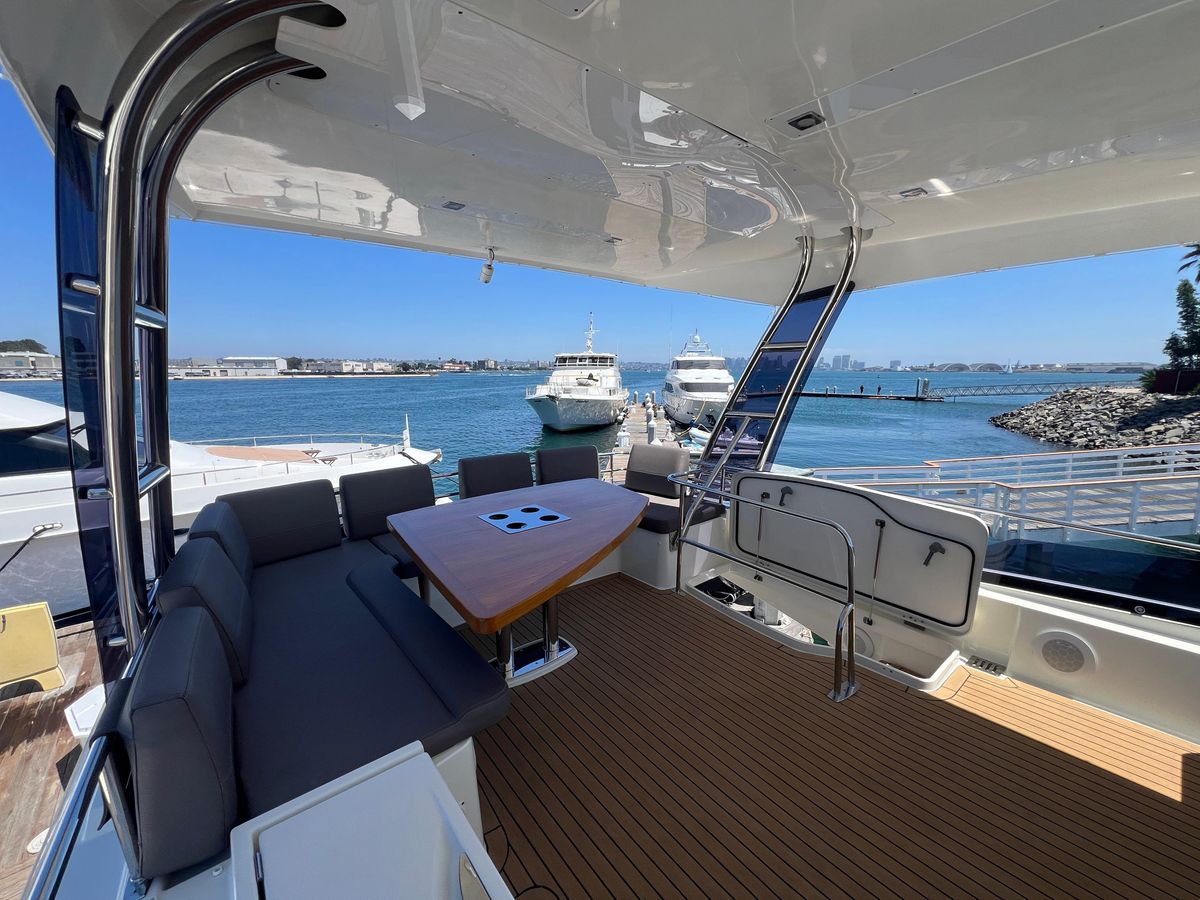 2018 Prestige 56 