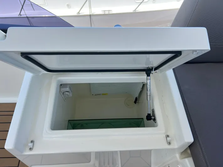 Dances With Waves Yacht Photos Pics 