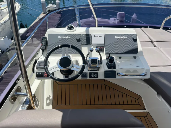 Dances With Waves Yacht Photos Pics 