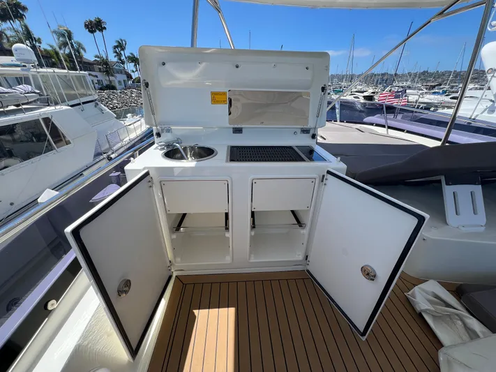 Dances With Waves Yacht Photos Pics 