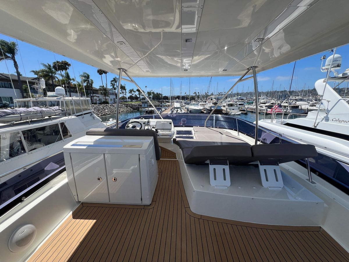2018 Prestige 56 