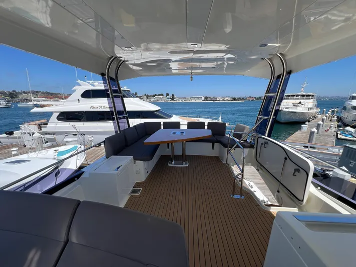 Dances With Waves Yacht Photos Pics 