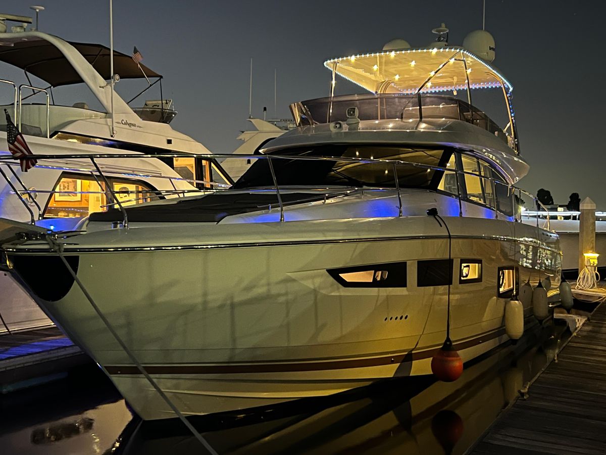 2018 Prestige 56 