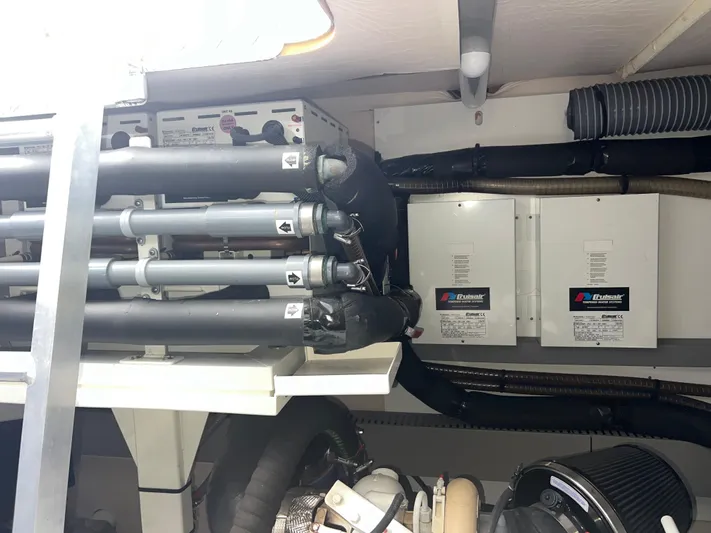 Dances With Waves Yacht Photos Pics 