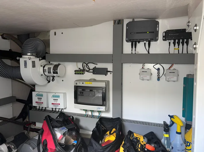 Dances With Waves Yacht Photos Pics 