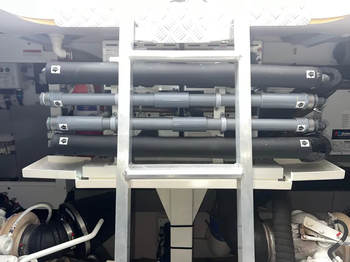 Dances With Waves Yacht Photos Pics 