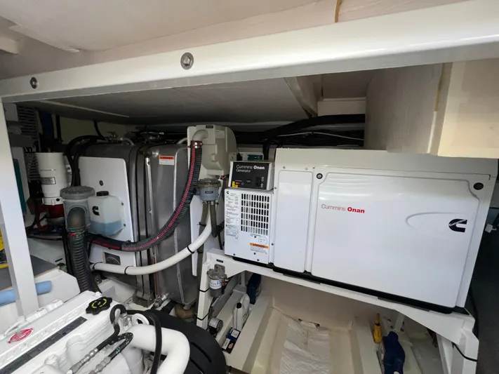 Dances With Waves Yacht Photos Pics 