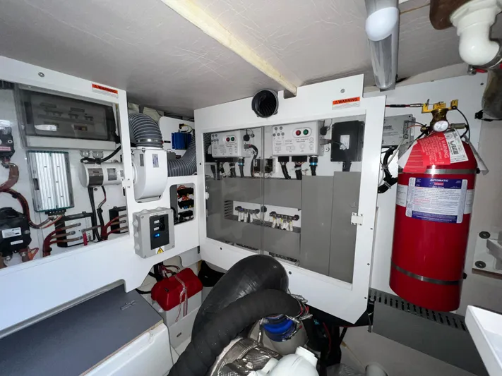 Dances With Waves Yacht Photos Pics 