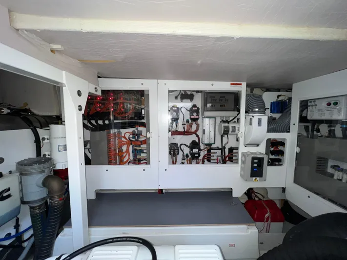 Dances With Waves Yacht Photos Pics 