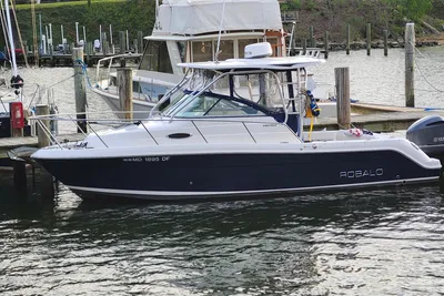 2015 Robalo R245 Walkaround