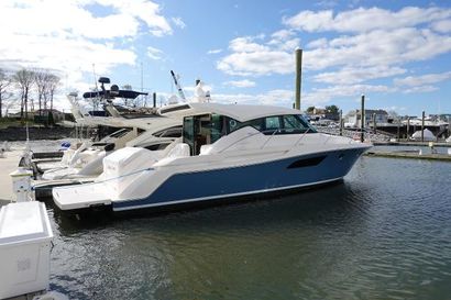 2016 44' Tiara Yachts-C44 Coupe New Rochelle, NY, US