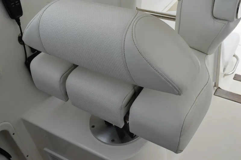  Yacht Photos Pics 2022 Pursuit OS 355 Offshore boat seat, white leather upholstery, modern design.