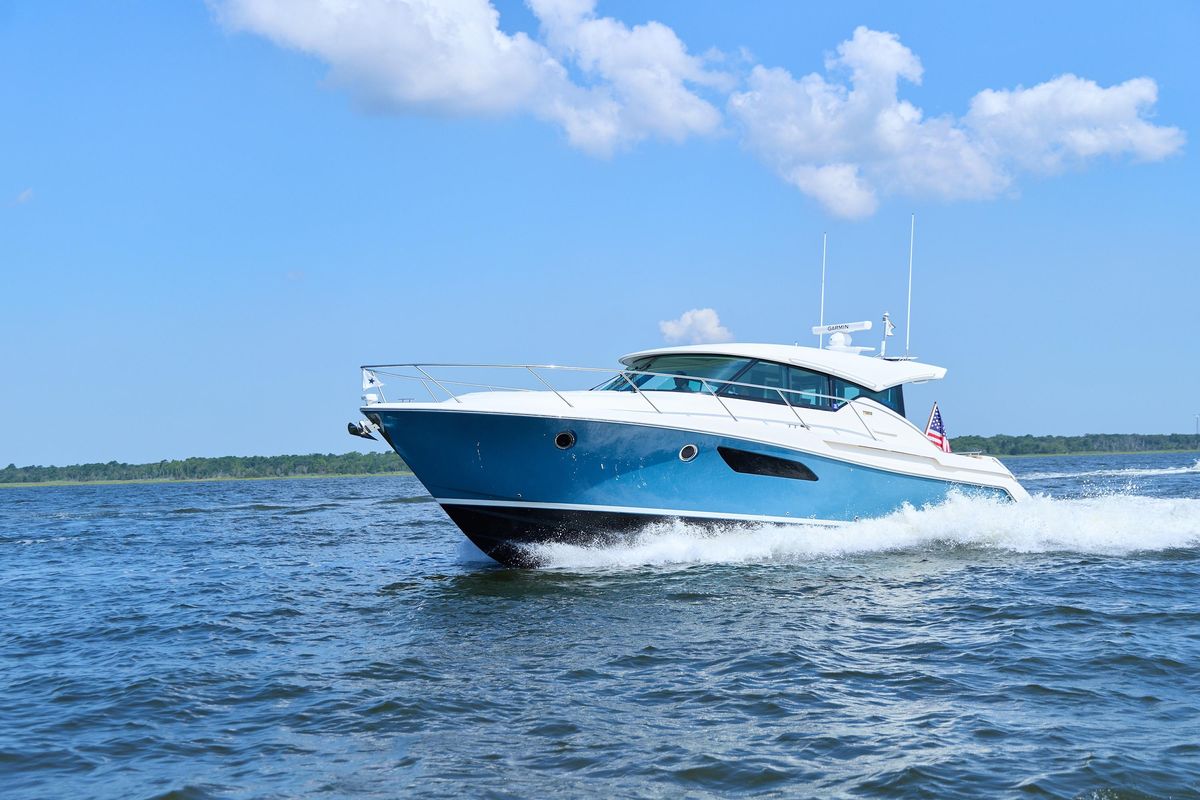2015 Tiara Yachts 44 