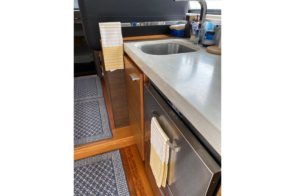 2015 Tiara Yachts 44 