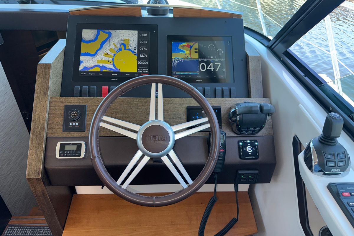 2015 Tiara Yachts 44 