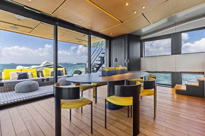 Yacht