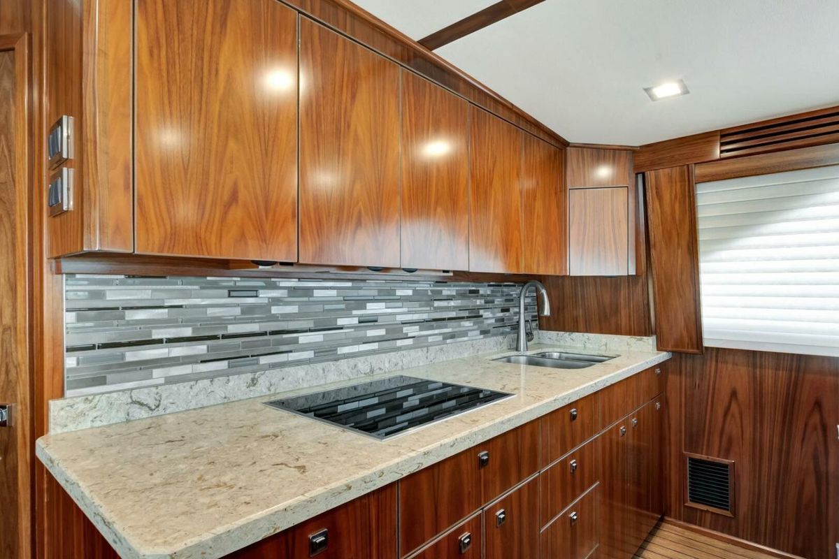 2019 Viking 68 