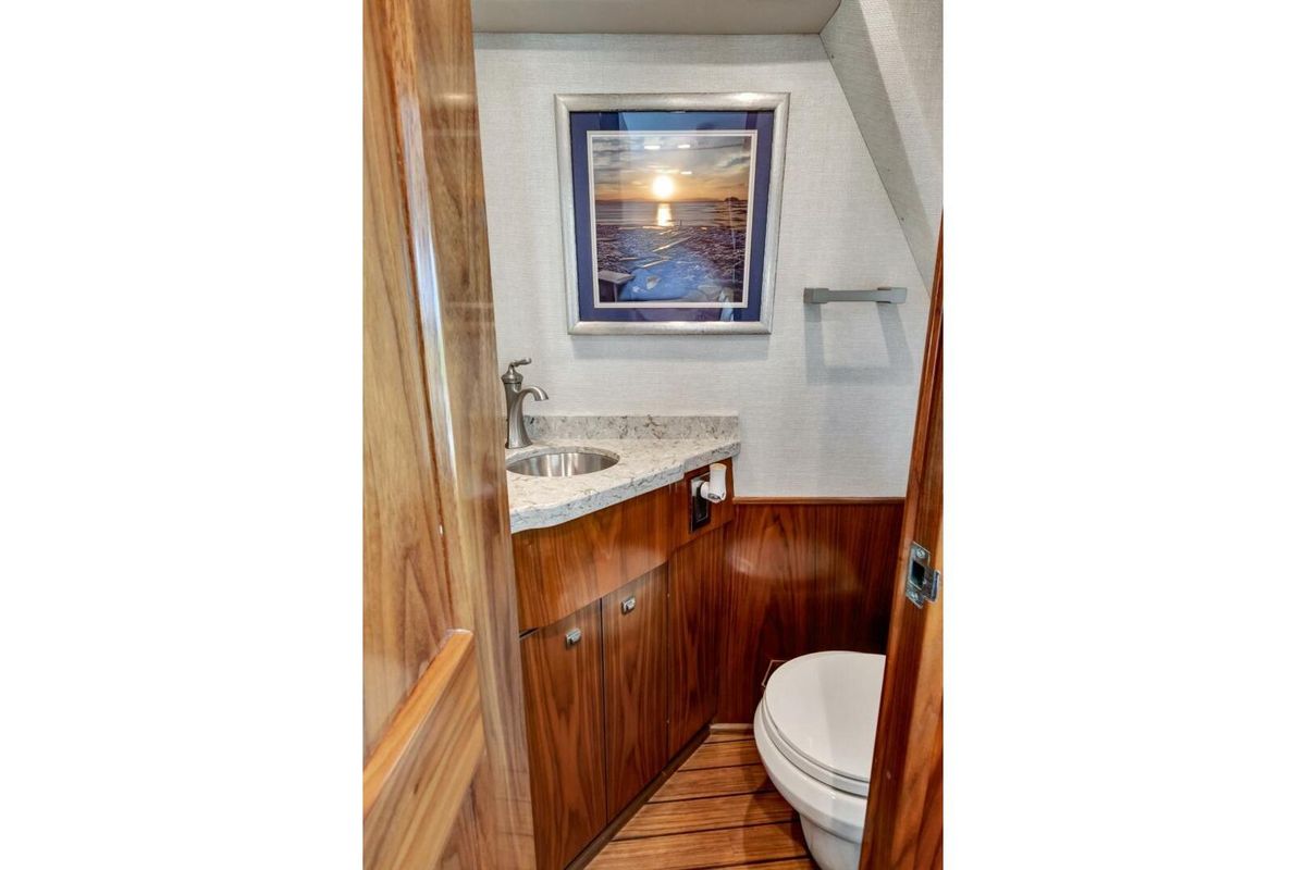 2019 Viking 68 