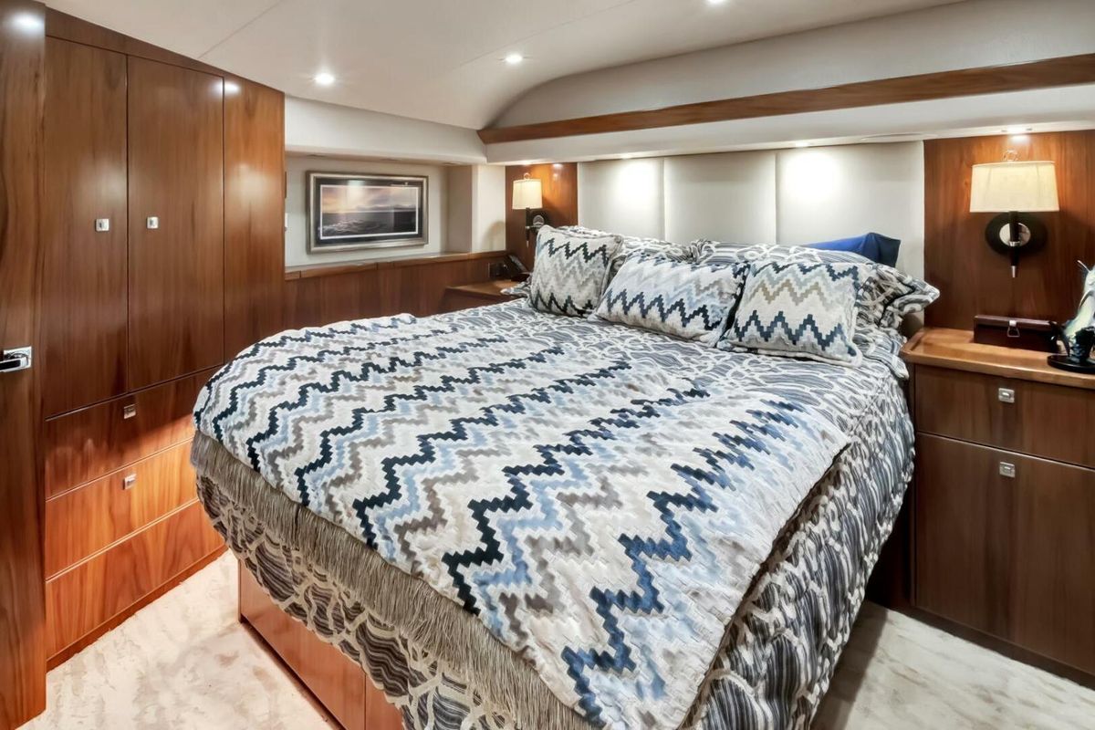 2019 Viking 68 