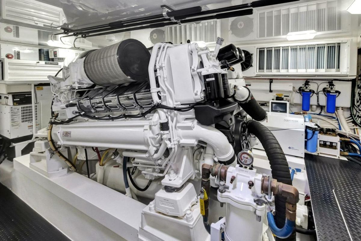 2019 Viking 68 