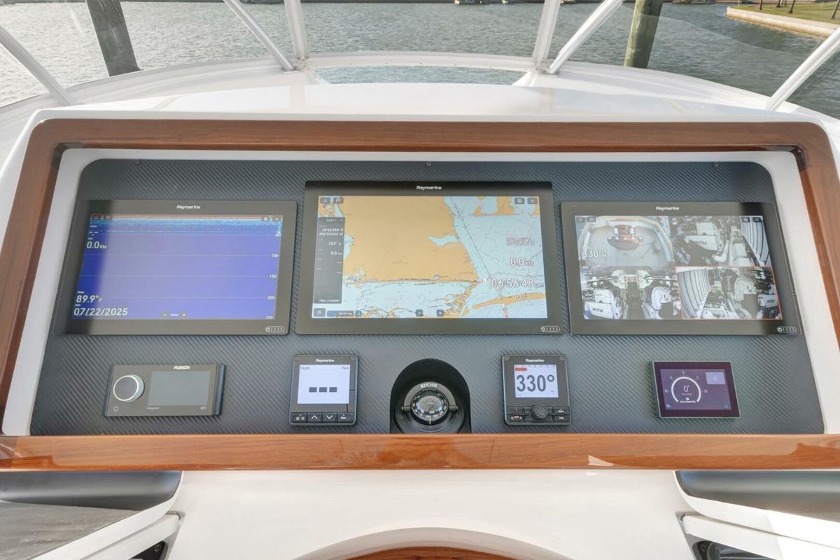 2019 Viking 68 