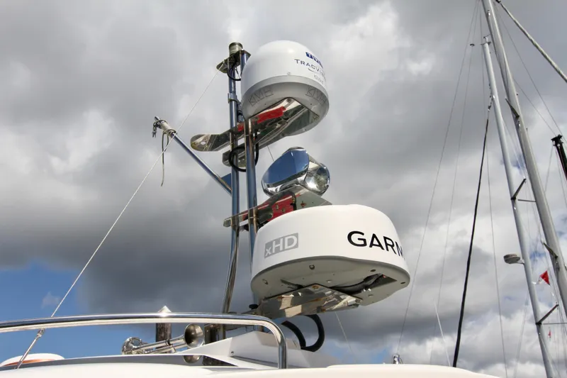  Yacht Photos Pics Radar and communication equipment on a 2020 Ranger Tugs R-29 boat.