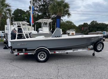 Hewes Redfisher 16