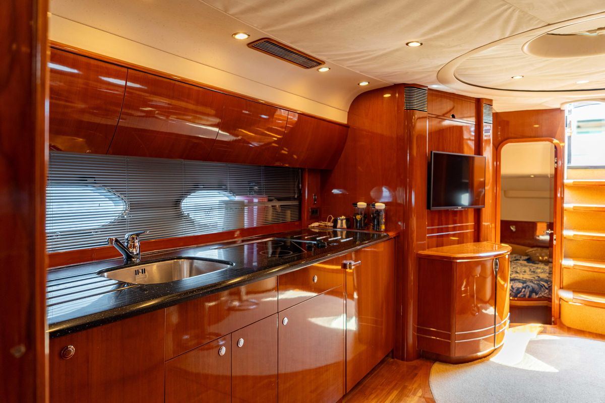 2004 Princess 59 