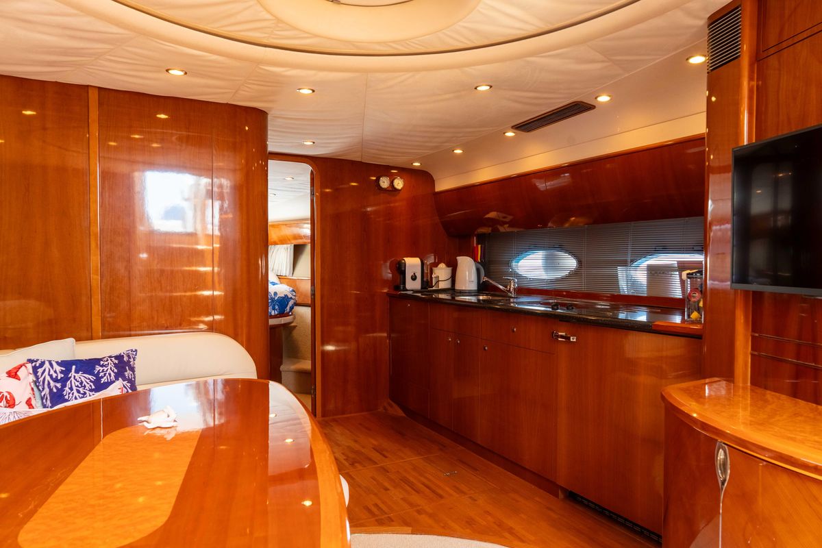 2004 Princess 59 