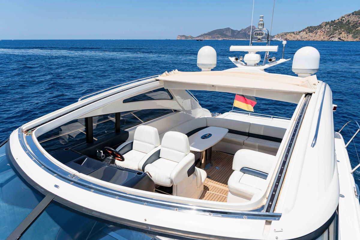 2004 Princess 59 