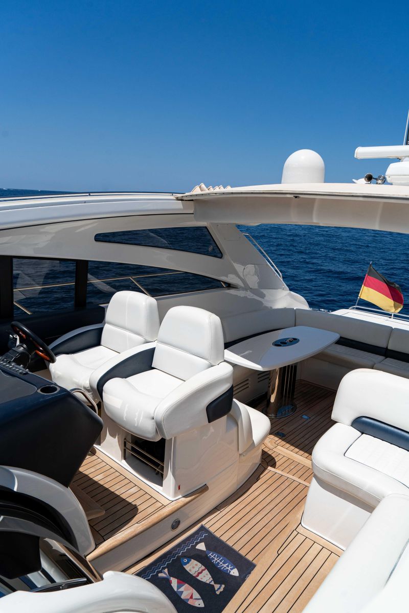 2004 Princess 59 