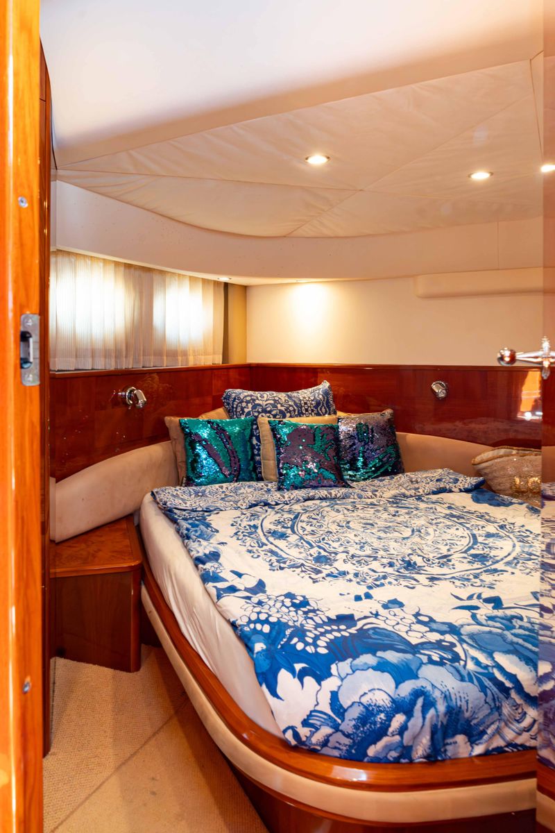 2004 Princess 59 