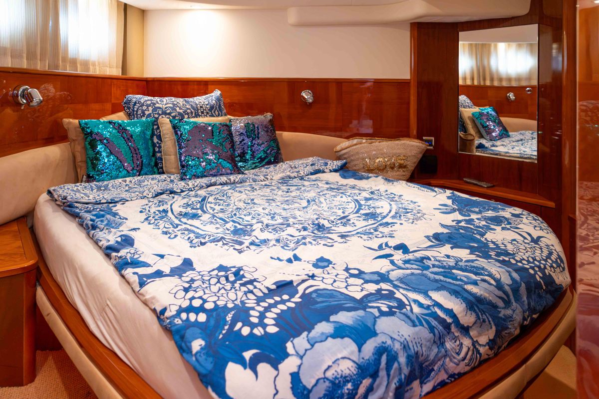 2004 Princess 59 