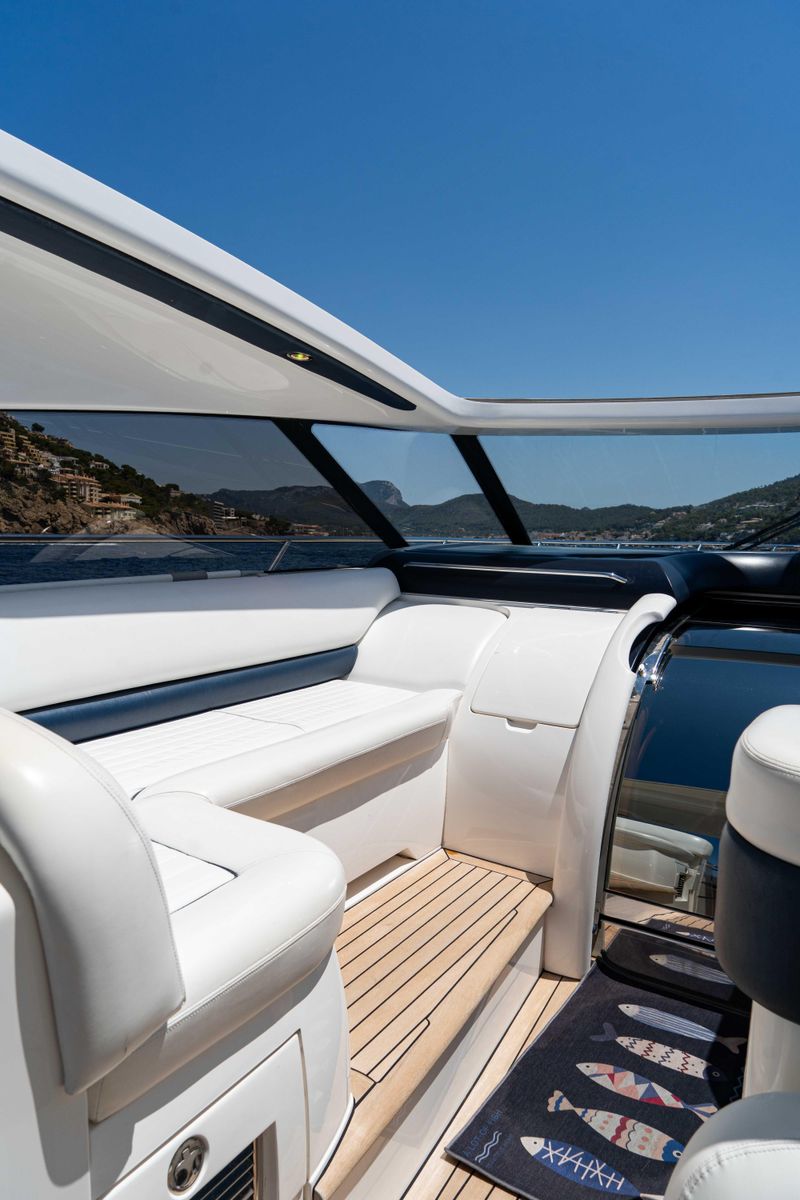 2004 Princess 59 