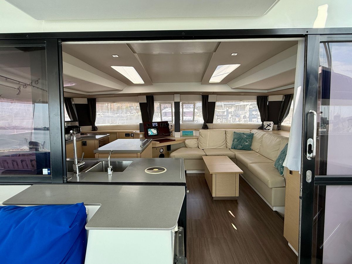 2016 Fountaine Pajot 49 