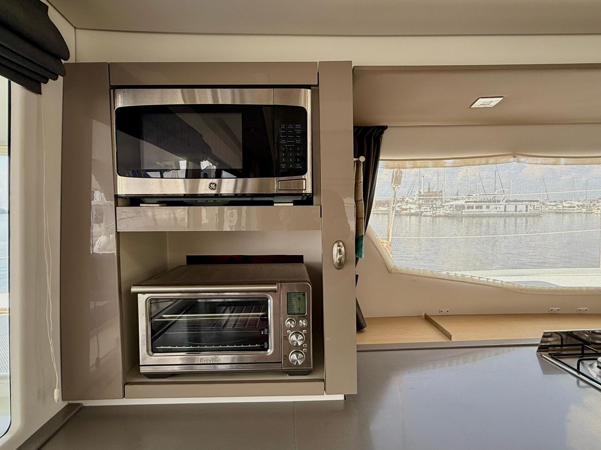 2016 Fountaine Pajot 49 