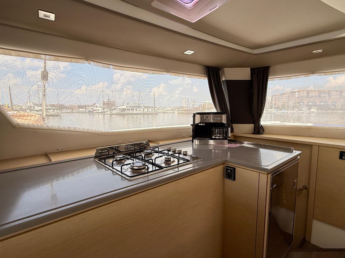2016 Fountaine Pajot 49 