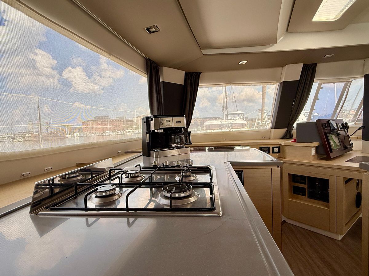 2016 Fountaine Pajot 49 
