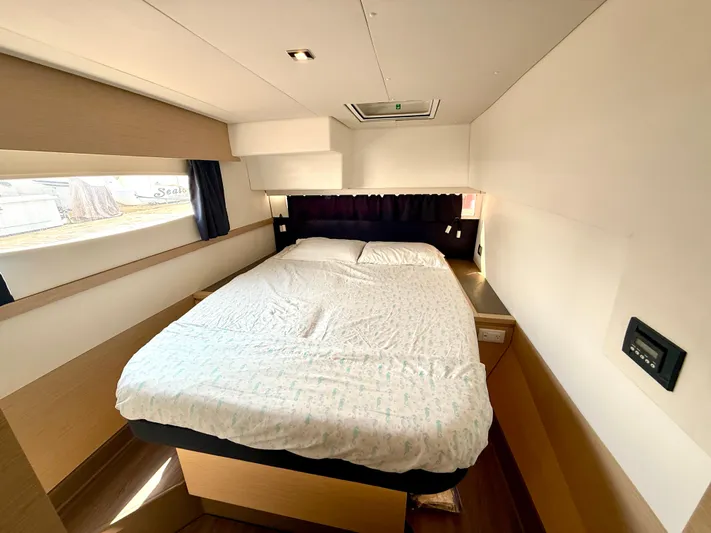 Confetti Yacht Photos Pics 