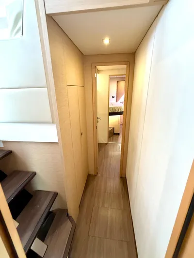 Confetti Yacht Photos Pics 