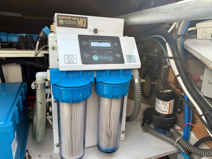 Confetti Yacht Photos Pics 