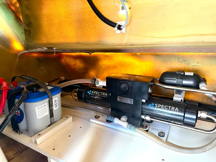 Confetti Yacht Photos Pics 