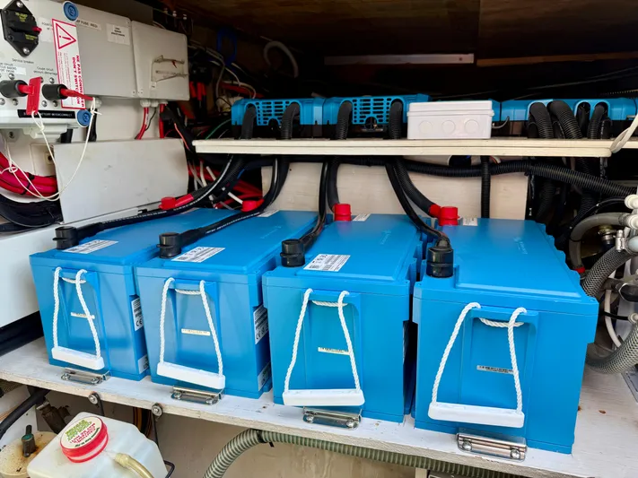 Confetti Yacht Photos Pics 