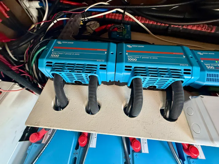 Confetti Yacht Photos Pics 