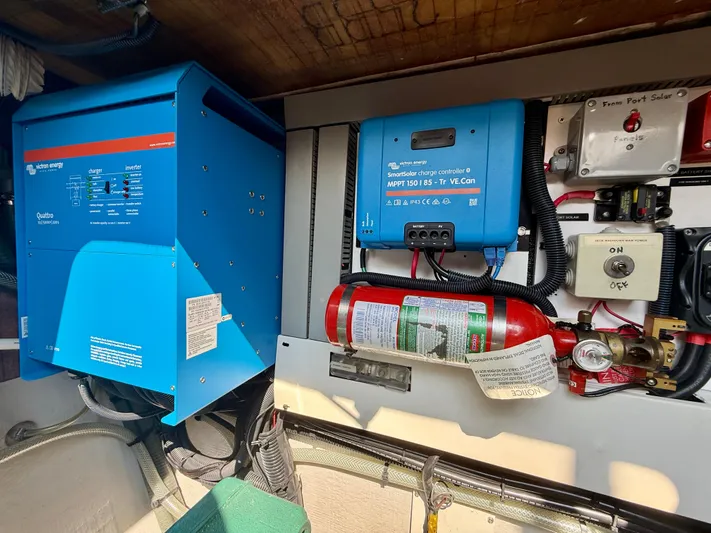 Confetti Yacht Photos Pics 