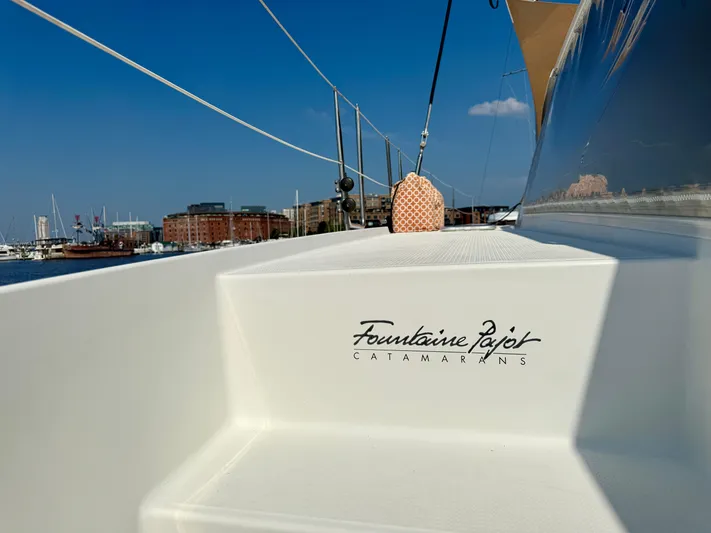 Confetti Yacht Photos Pics 