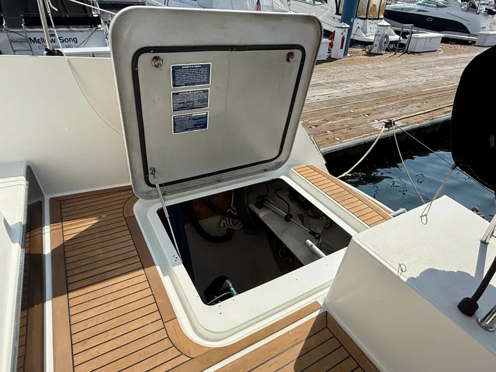 Confetti Yacht Photos Pics 