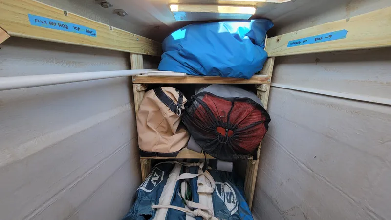 Confetti Yacht Photos Pics 