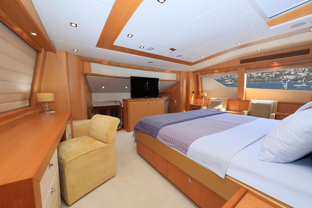 2011 Sunseeker 111 